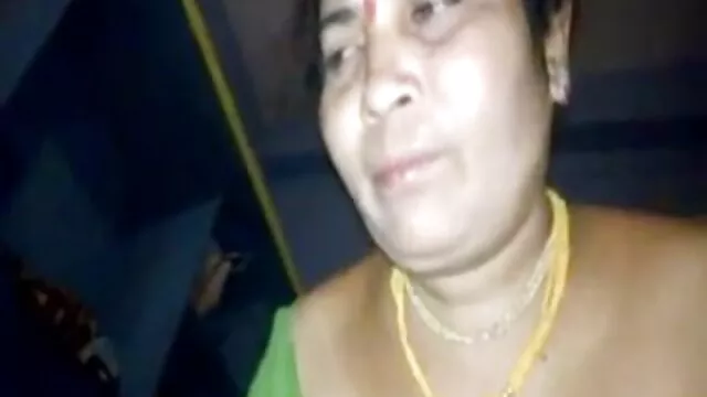 Él recoge y se folla a sexo en vivo latino una grasa caliente en el baño