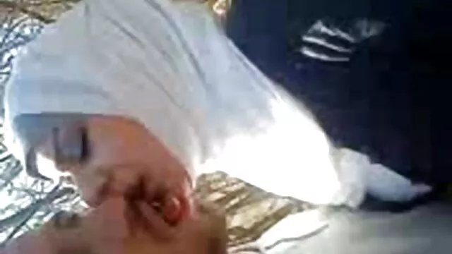 Joey se folla a su novio en el coche anal amateur latino