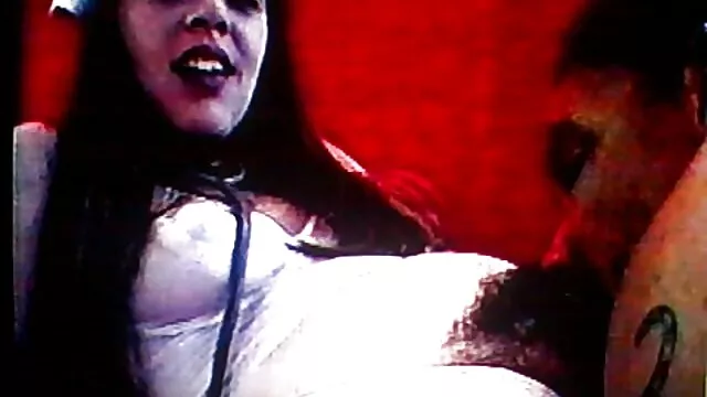 Chistine Young sexo casero en español latino mamada